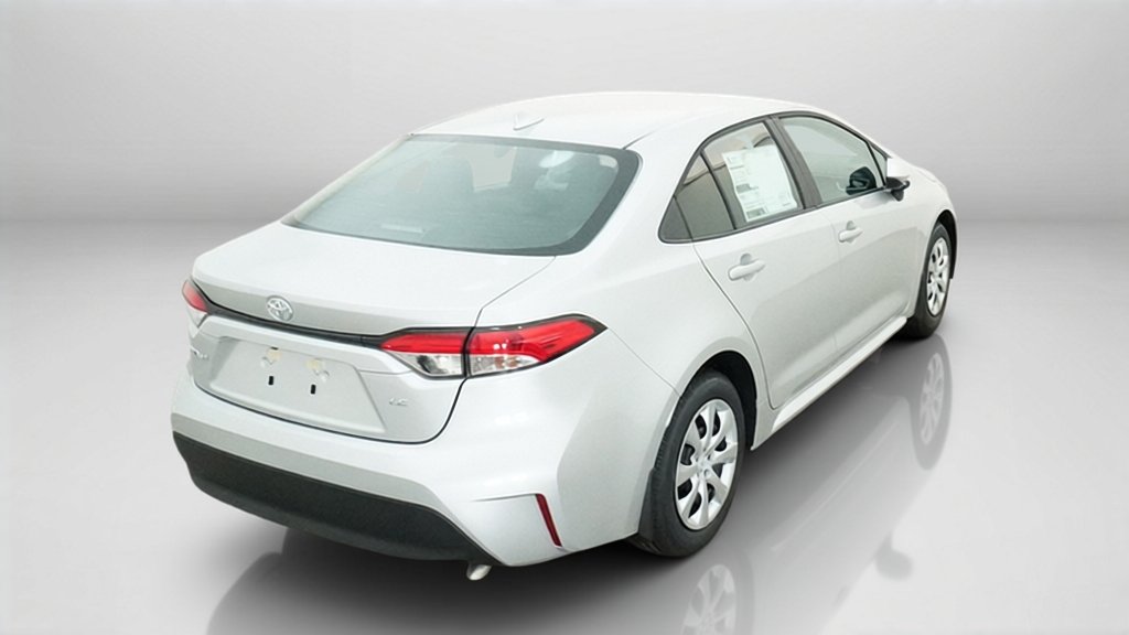 New 2027 Classic Silver Metallic Toyota LE image 11