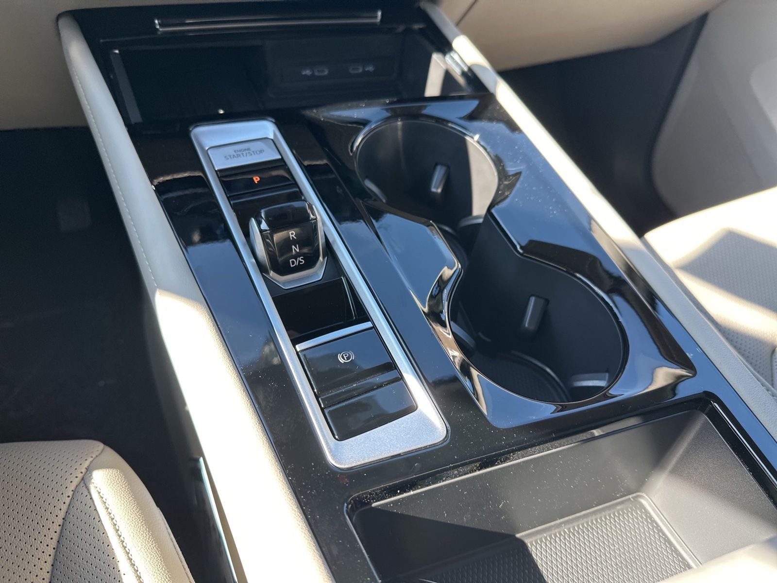 New 2026 Green Volkswagen 2.0T SE w/Technology image 62