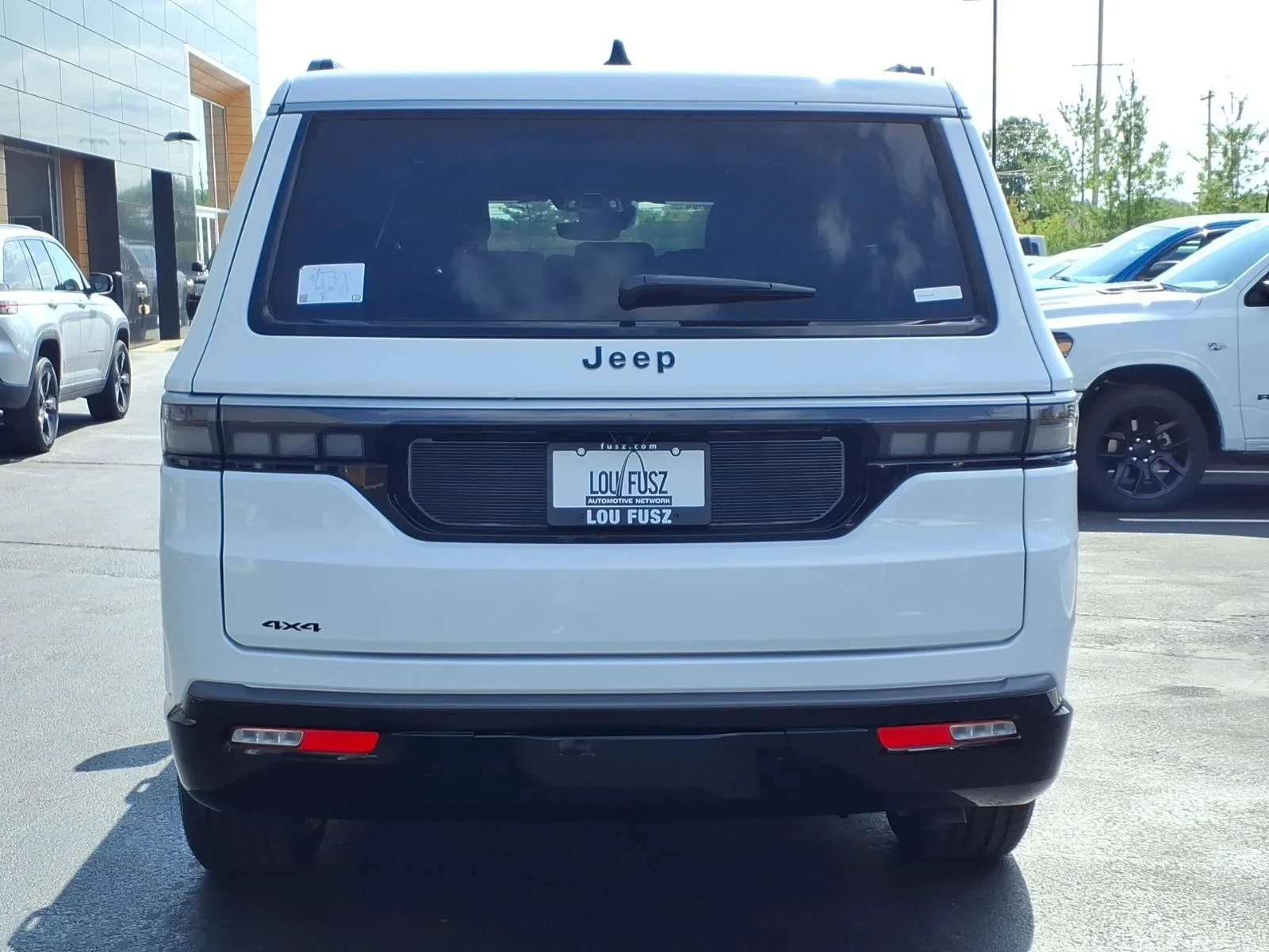 New 2026 Bright White Clear-Coat Exterior Paint Jeep  image 20