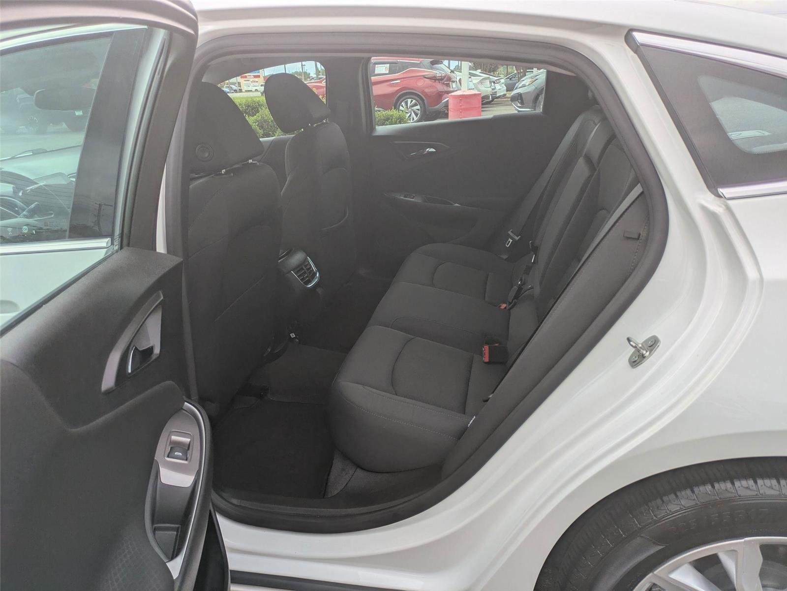 Used 2024 Summit White Chevrolet LT image 28