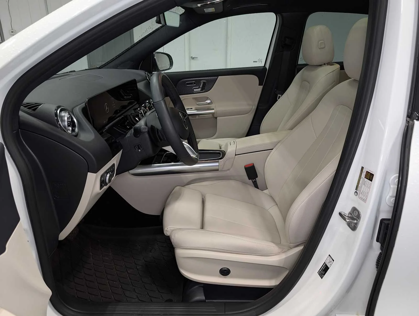 Used 2026 Polar White Mercedes-Benz GLA 250 image 4