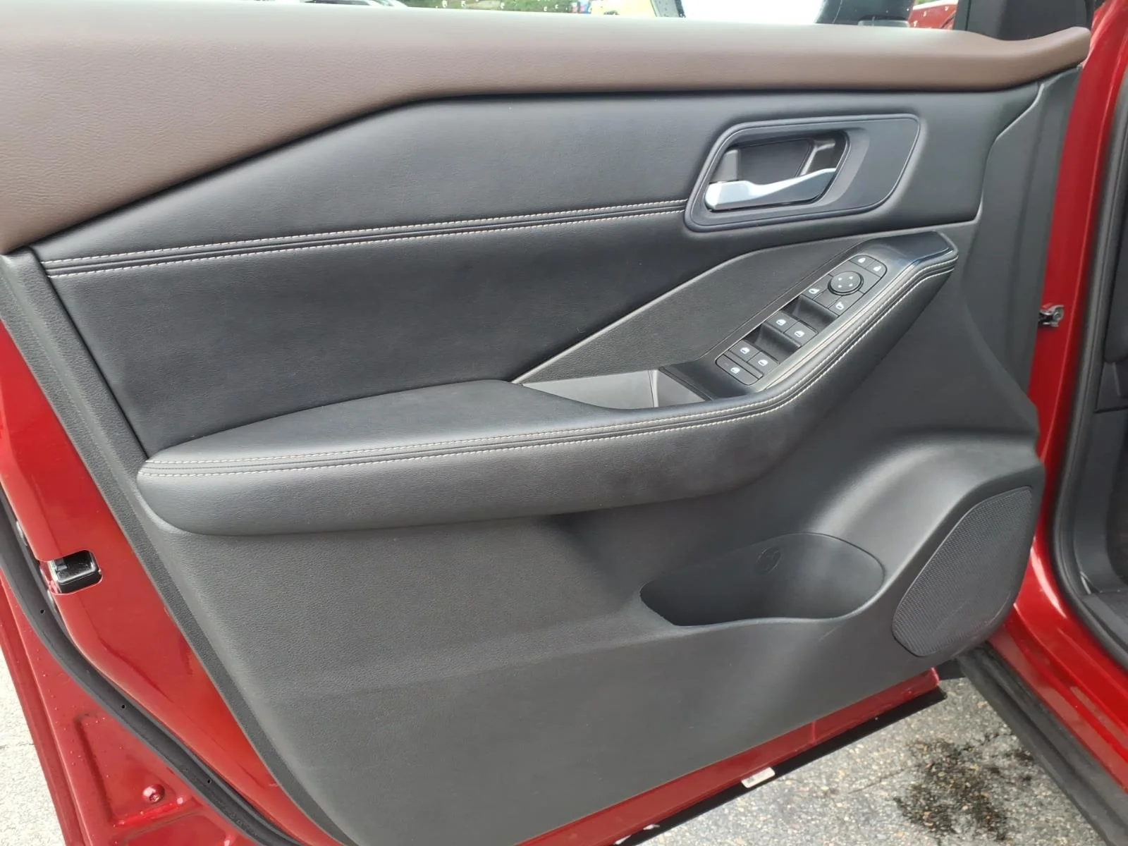 Certified Used 2023 Scarlet Ember Tintcoat Nissan SV image 10