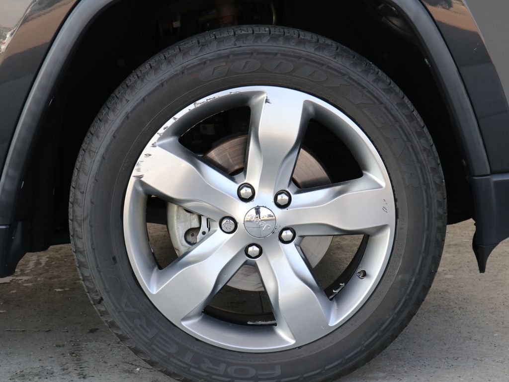 Used 2011 Gray Jeep Limited image 48