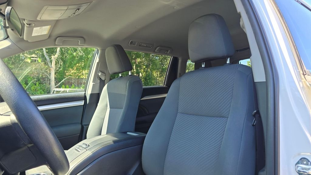 Used 2019 Blizzard Pearl Toyota LE image 22
