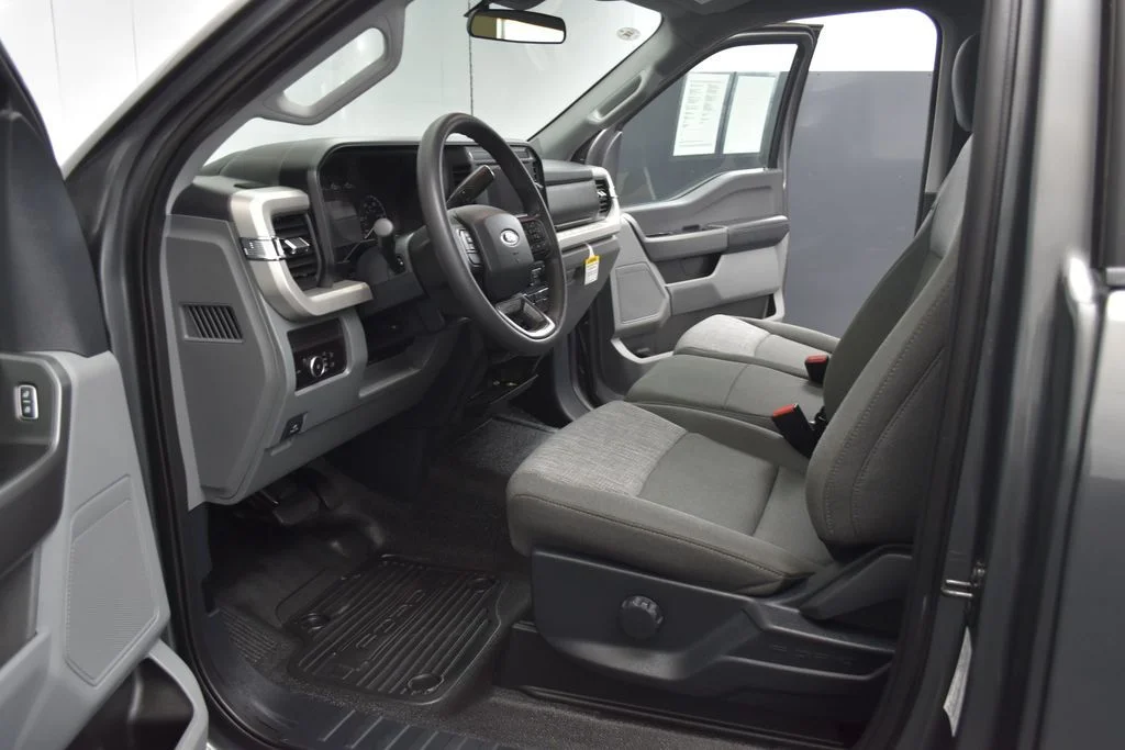 2026 Ford F-350 Super Duty Chassis Cab XLT - Photo 22