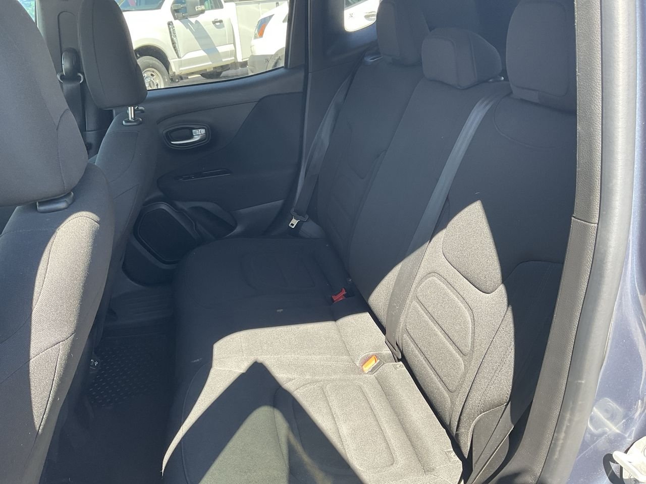 Used 2019 BLUE Jeep Latitude image 21