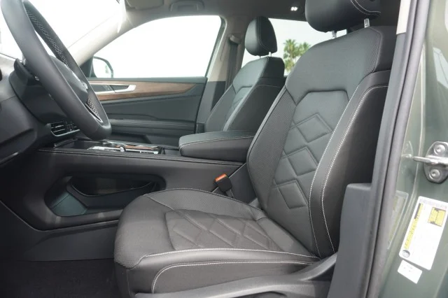 New 2026 Avocado Green Pearl Volkswagen 2.0T SE W/TECHNOLOGY image 18
