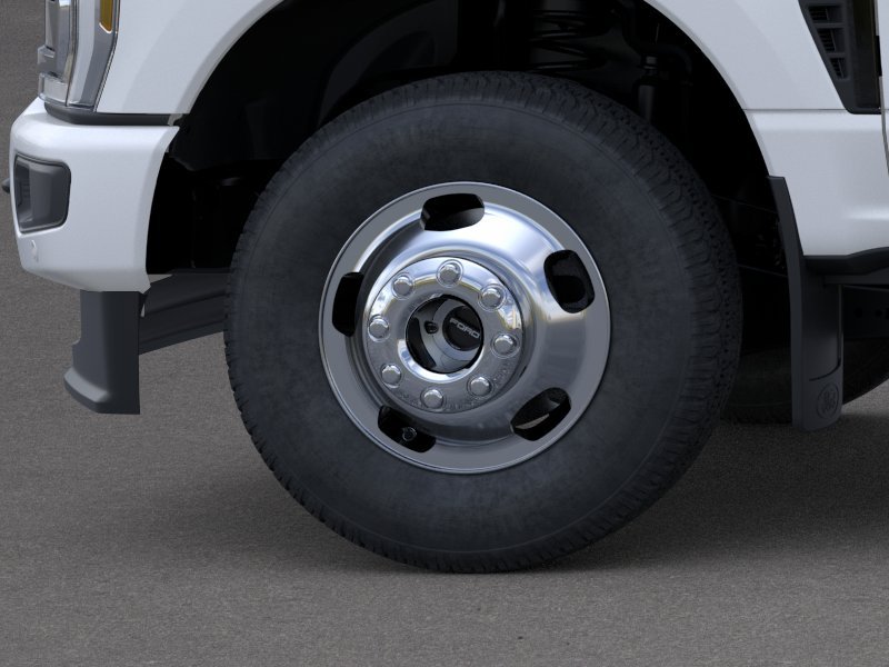 New 2026 Star White Metallic Tri-Coat Ford F-350® Platinum® image 19