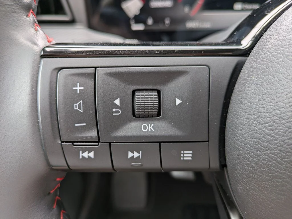 Used 2025 Super Black Nissan SR image 24