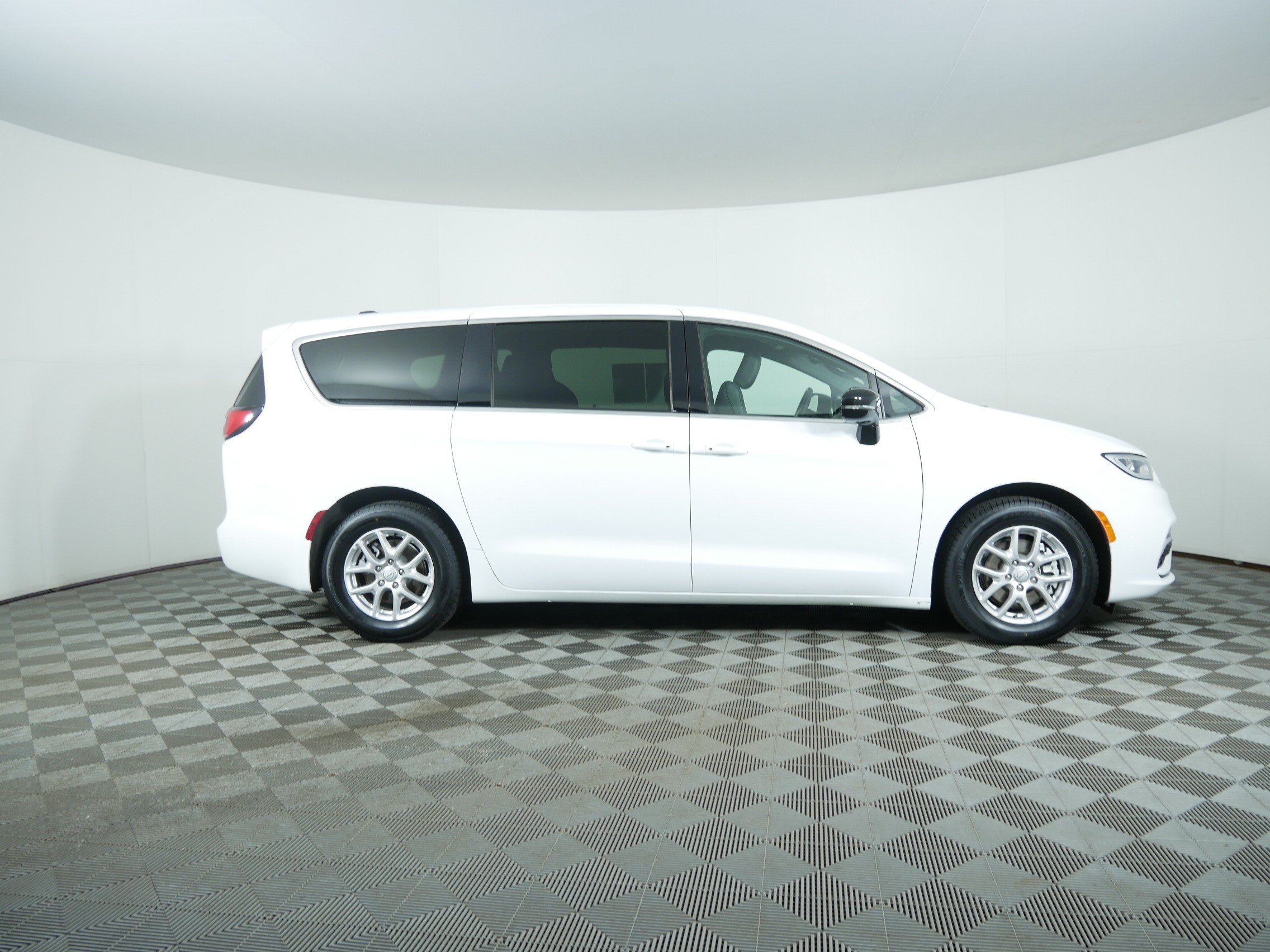 Used 2026 Bright White Clearcoat Chrysler Select image 8