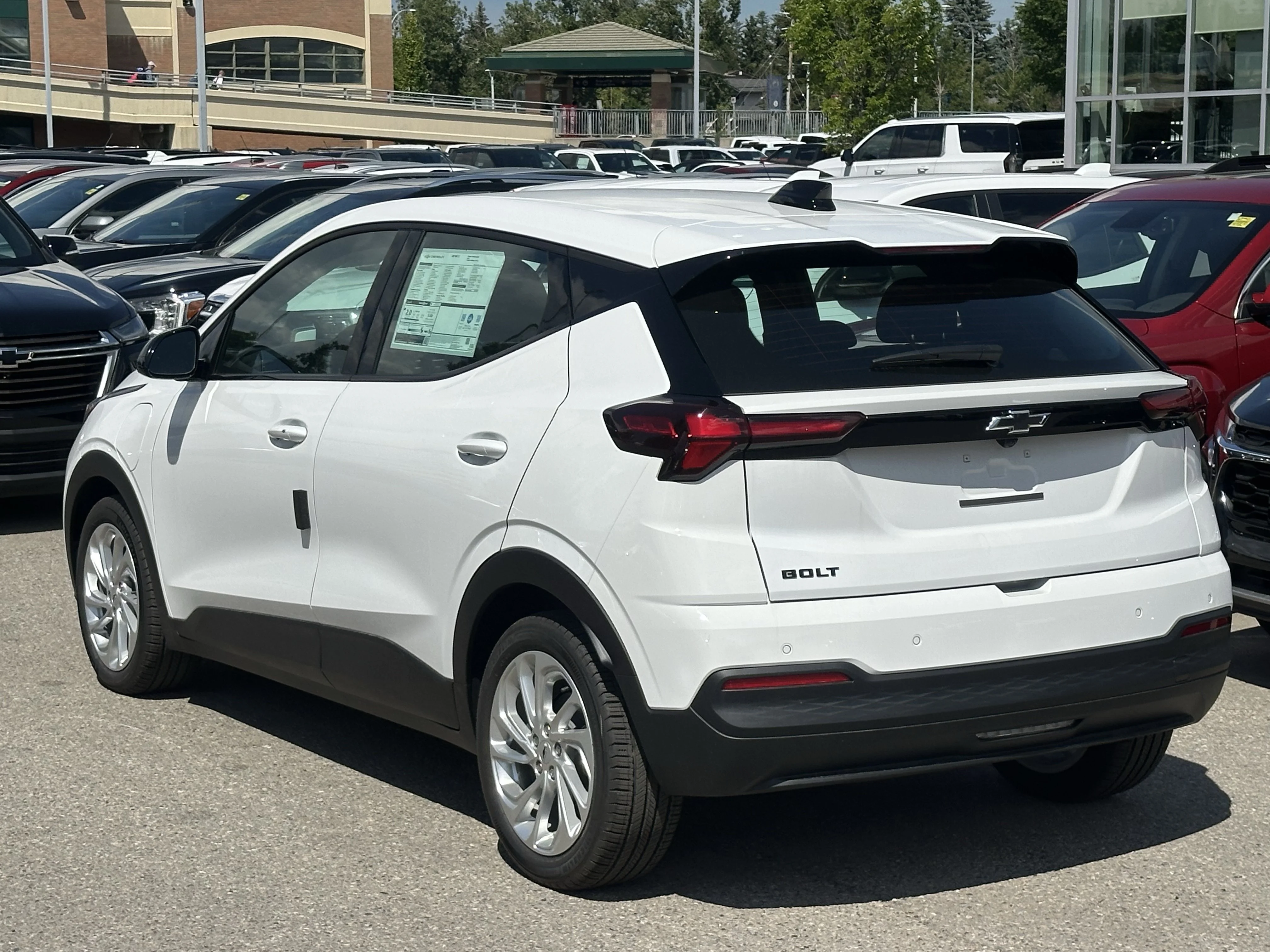 New 2027 Summit White Chevrolet LT image 4