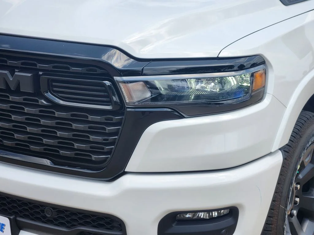 New 2026 Bright White Clear-Coat Exterior Paint RAM Big Horn/Lone Star image 5
