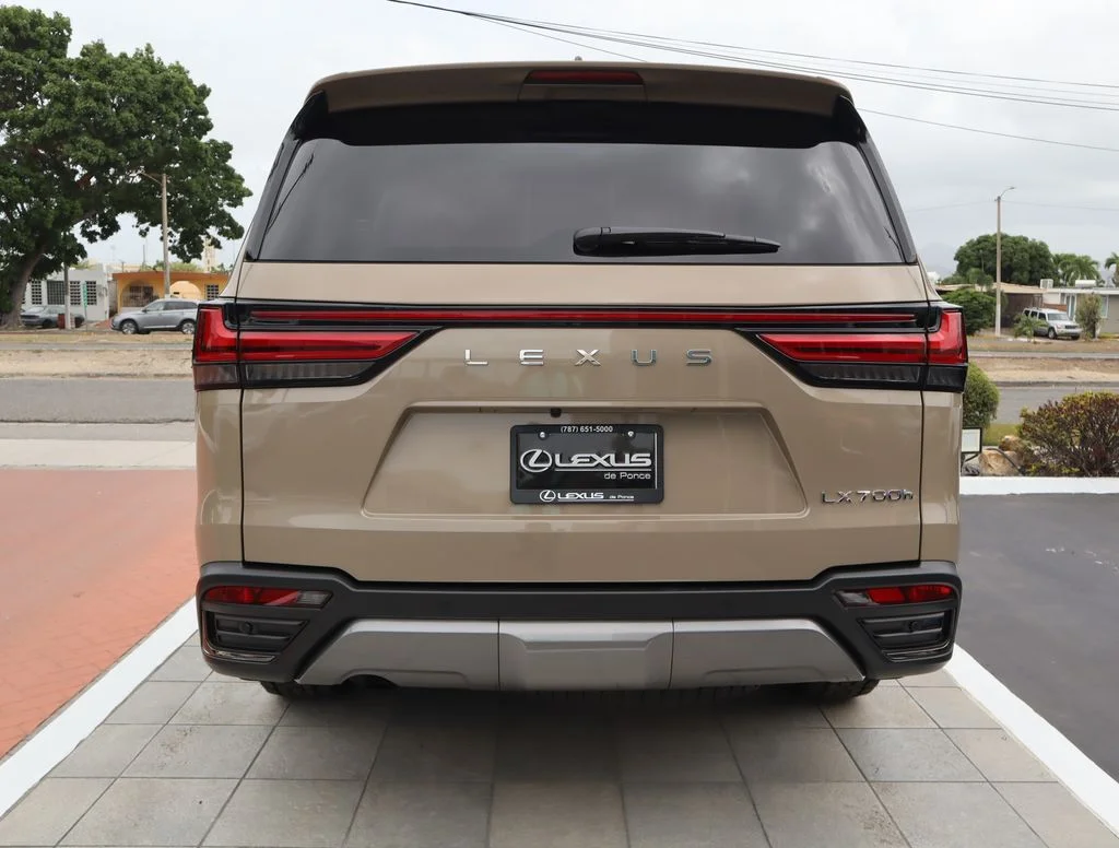 Used 2026  Lexus 700h Overtrail image 6