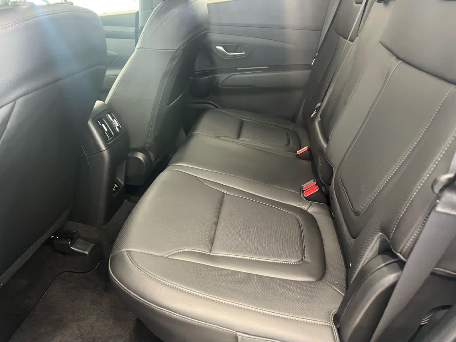 Used 2025 Hampton Gray Hyundai SEL image 27