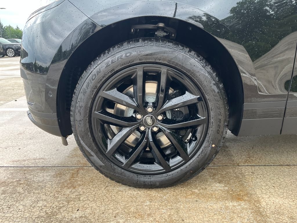 New 2026 Santorini Black Land Rover S image 19
