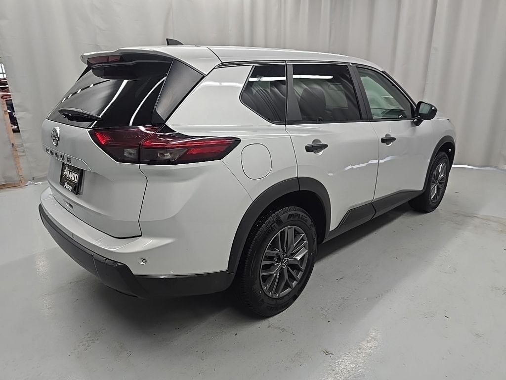 Used 2024 Silver Nissan S image 6