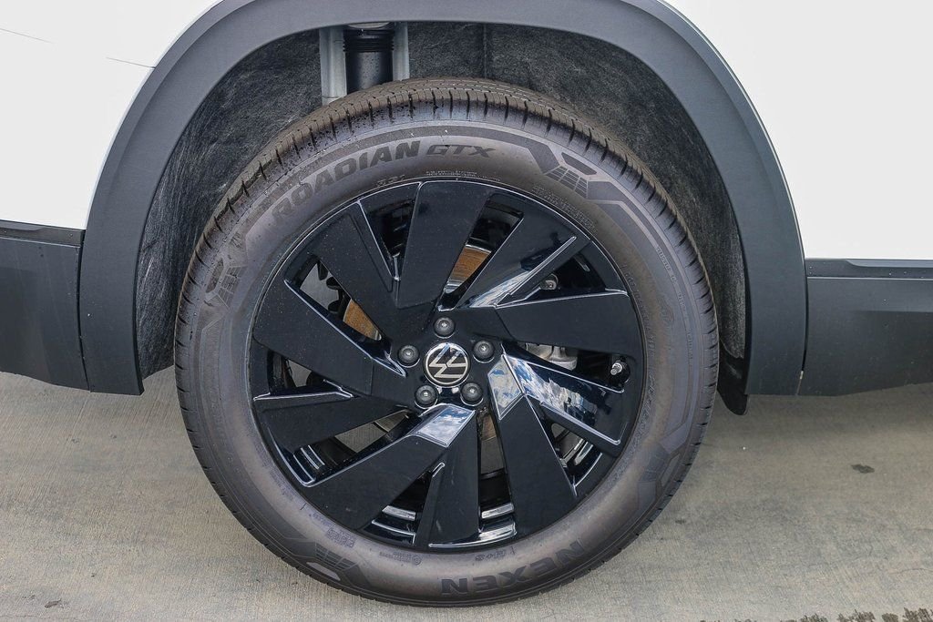 2026 Volkswagen Atlas SE w/Tech - Photo 11