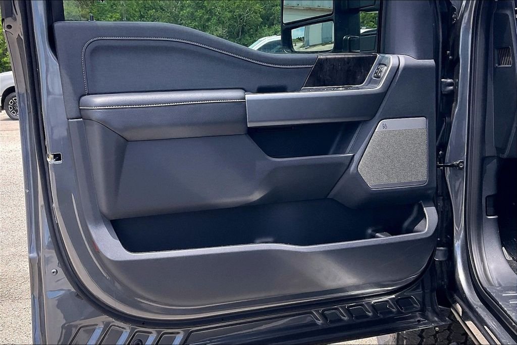 New 2026 Ford Super Duty F-250 Lariat 4D Crew Cab