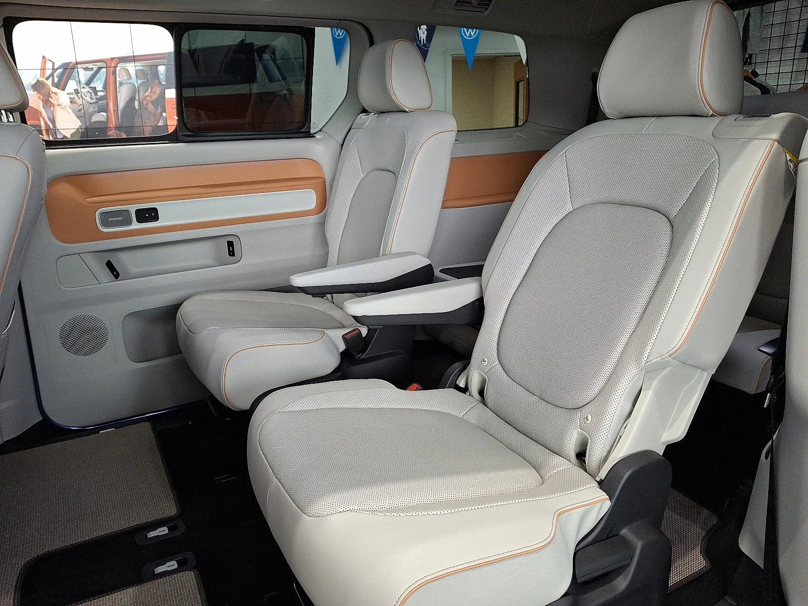2025 Volkswagen ID. Buzz 1st Edition - Photo 8