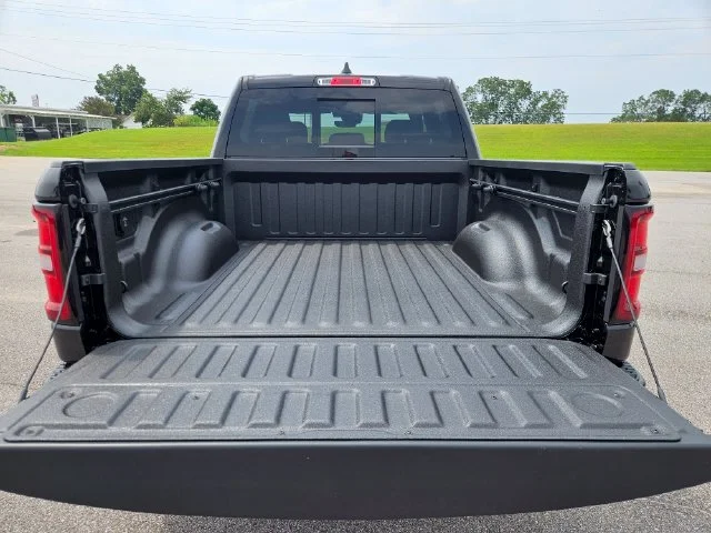 New 2026 Diamond Black Crystal Pearl-Coat Exterior Paint RAM Big Horn/Lone Star image 23