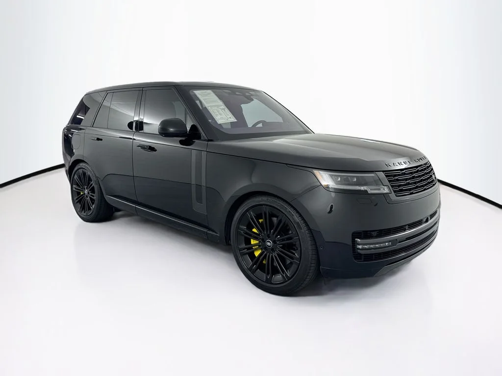 Used 2023 Black Land Rover SE image 3