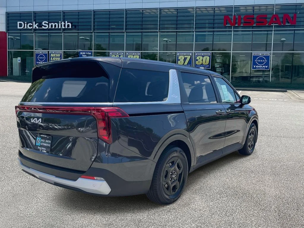 Used 2025 Gray Kia LXS image 6