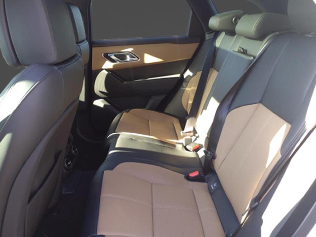 New 2025 Fuji White LAND ROVER Dynamic HSE image 4