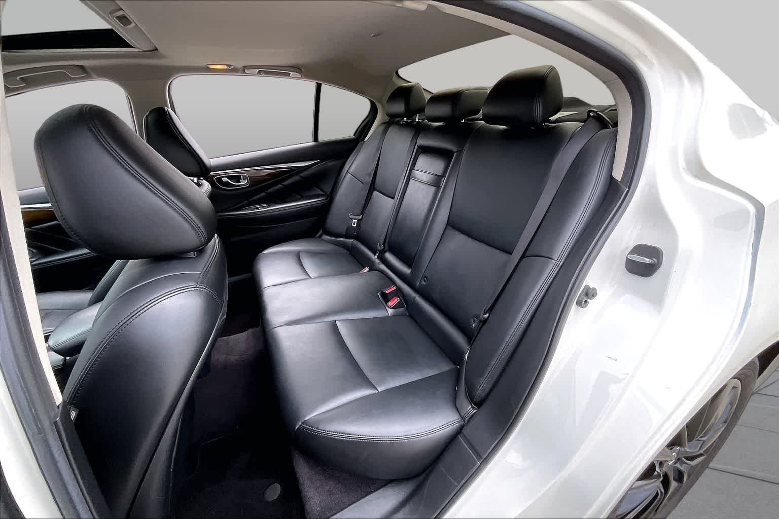 Used 2019 Pure White INFINITI 3.0t LUXE image 20
