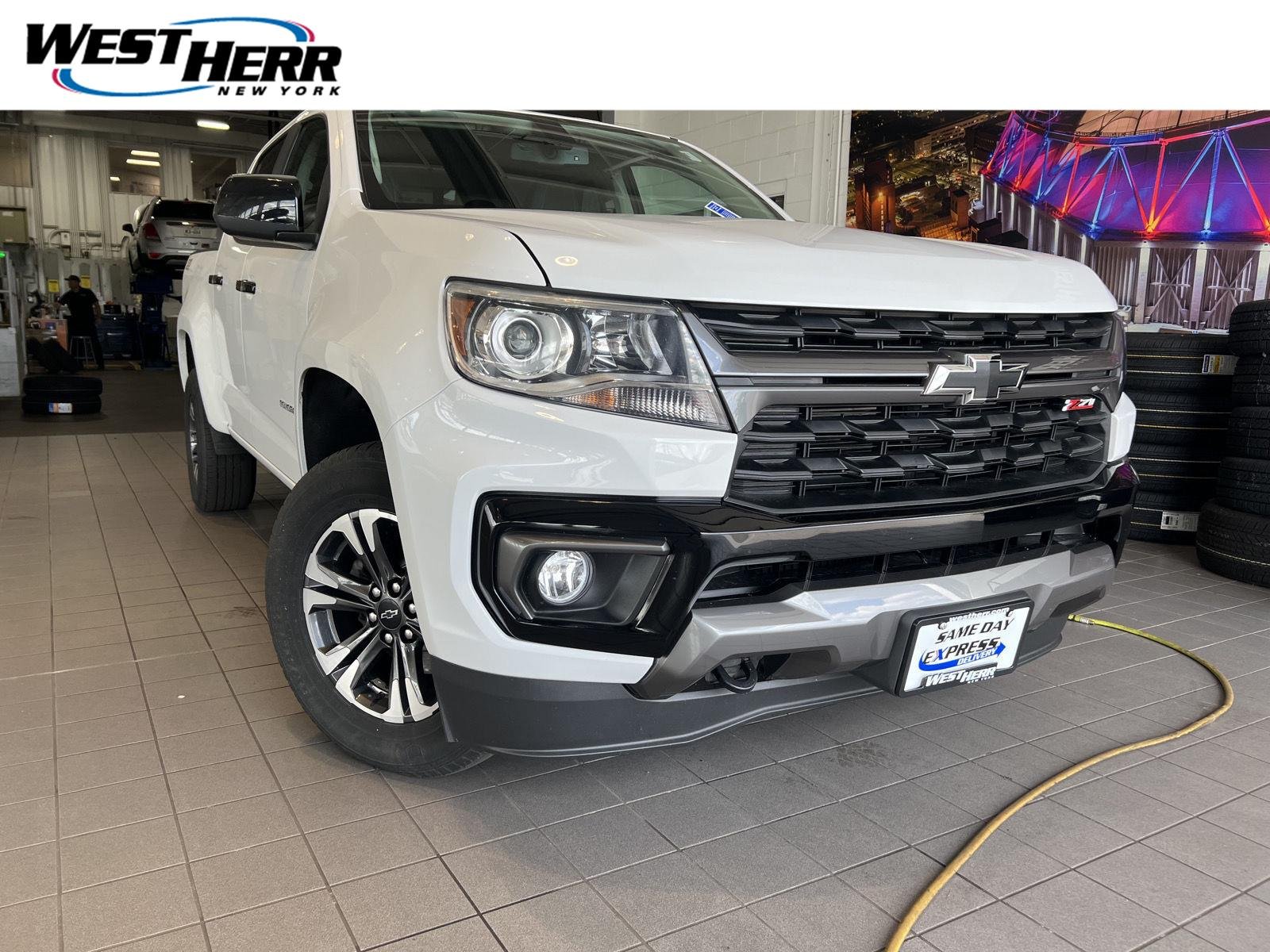Used 2022 Summit White Chevrolet 4WD Z71 image 1