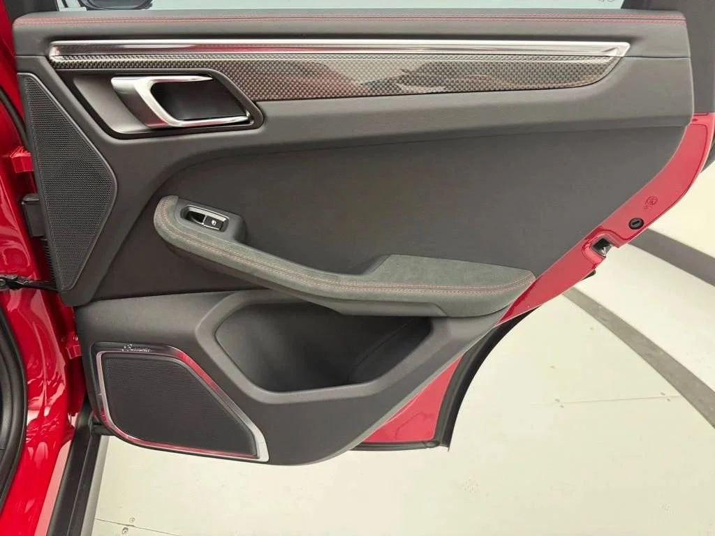 2026 Porsche Macan GTS - Photo 31