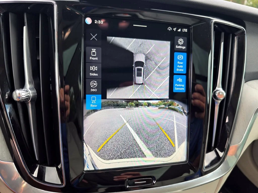 Used 2025  Volvo Plus image 20