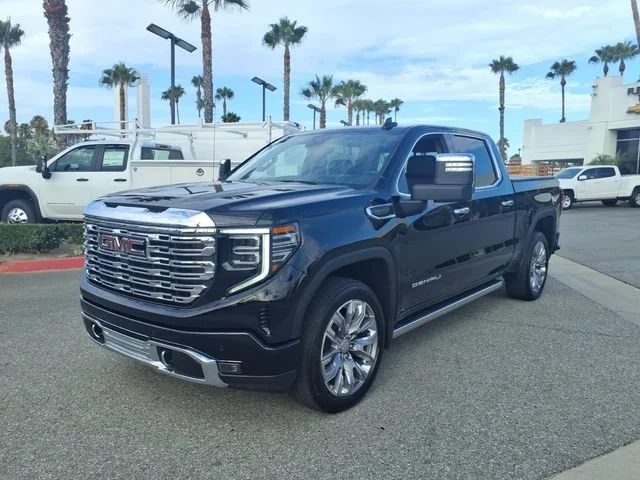 Used 2025 Onyx Black GMC Denali image 8