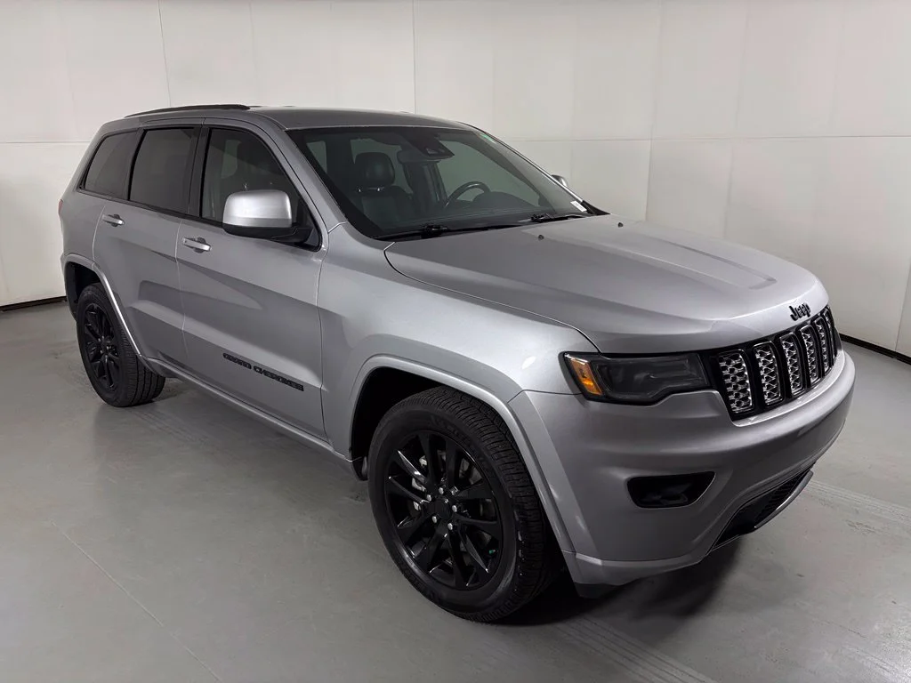 Used 2021 Silver Jeep Laredo X image 2