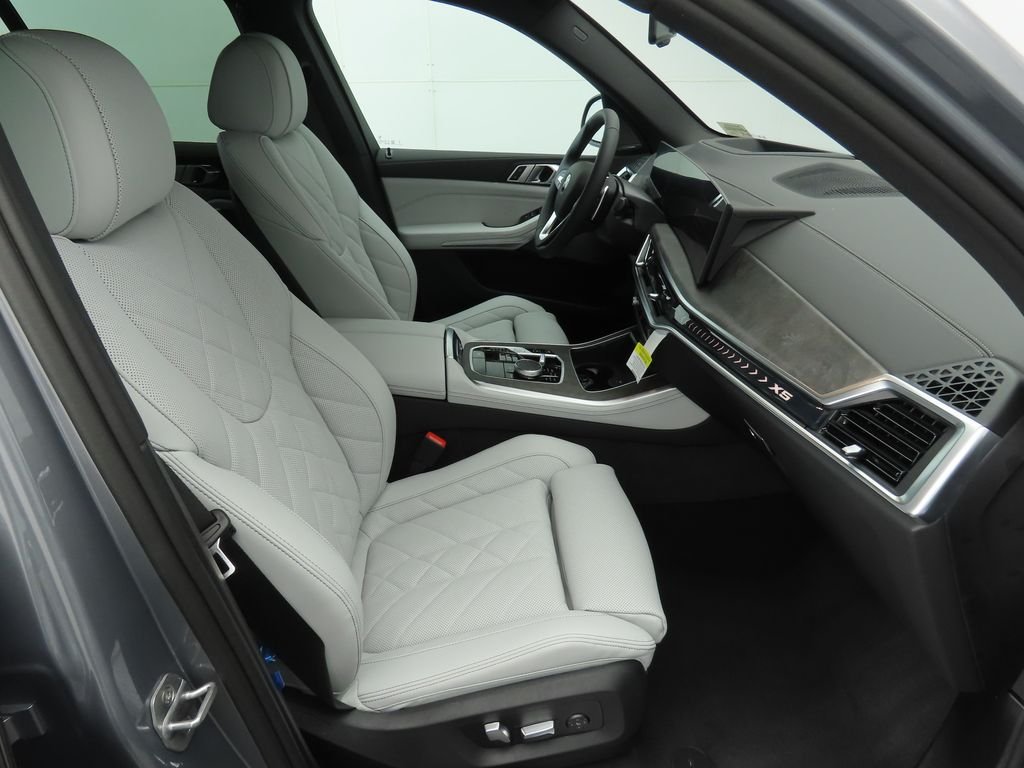 Used 2026 Gray Metallic BMW sDrive40i image 20