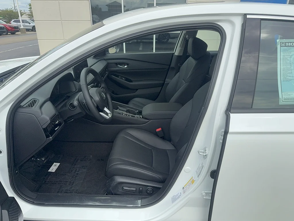 New 2026 Platinum White Pearl Honda Touring image 10