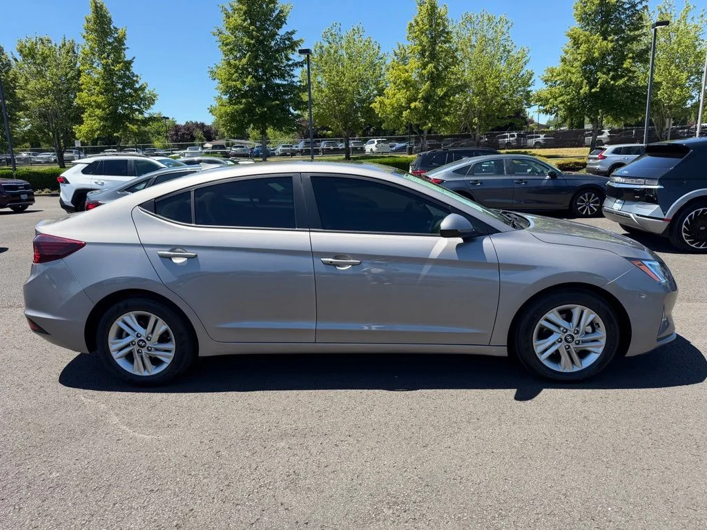 Used 2020 Fluid Metal Hyundai Value Edition image 8