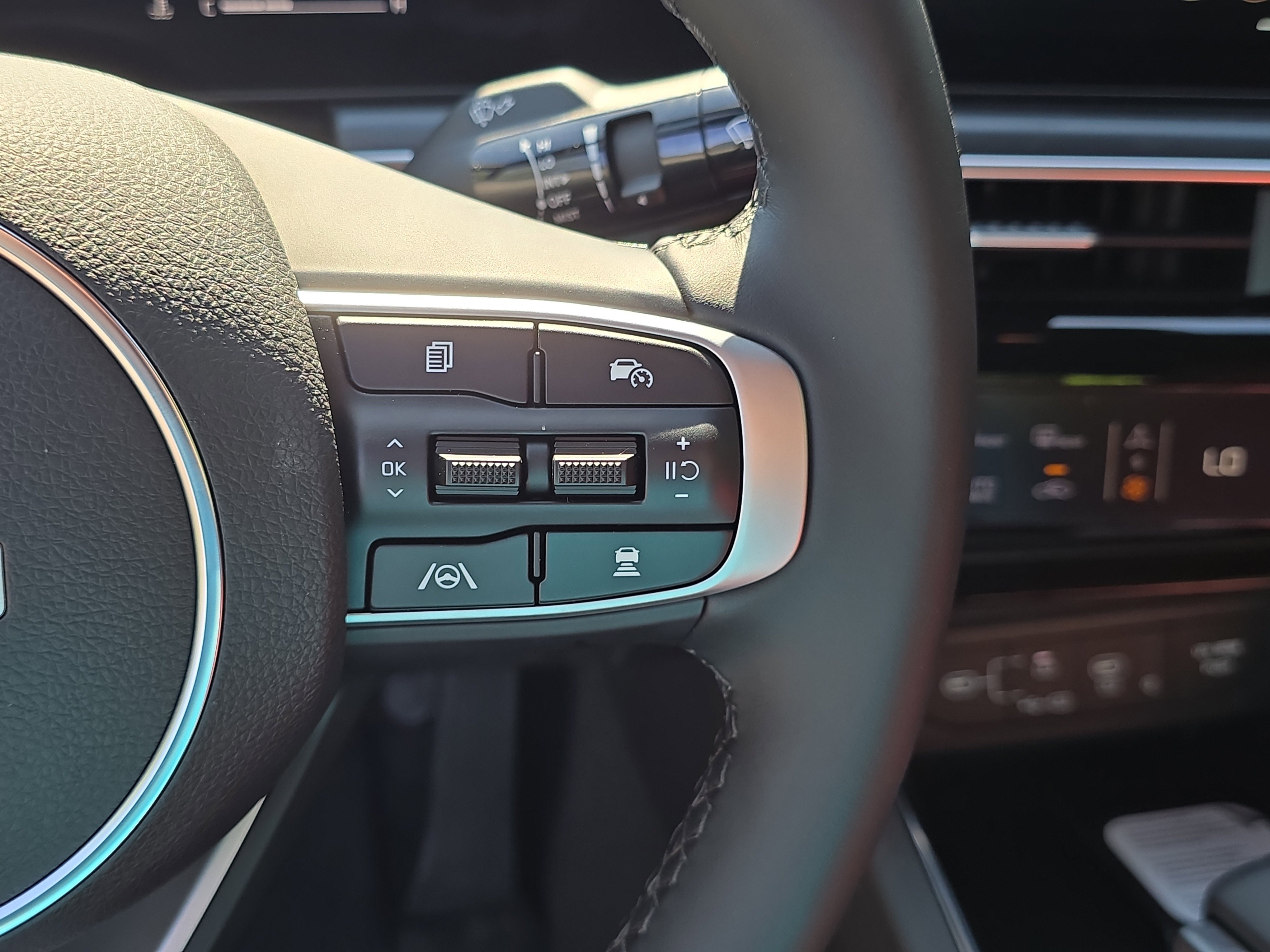 New 2026 Wolf Gray Kia GT-Line FWD image 31