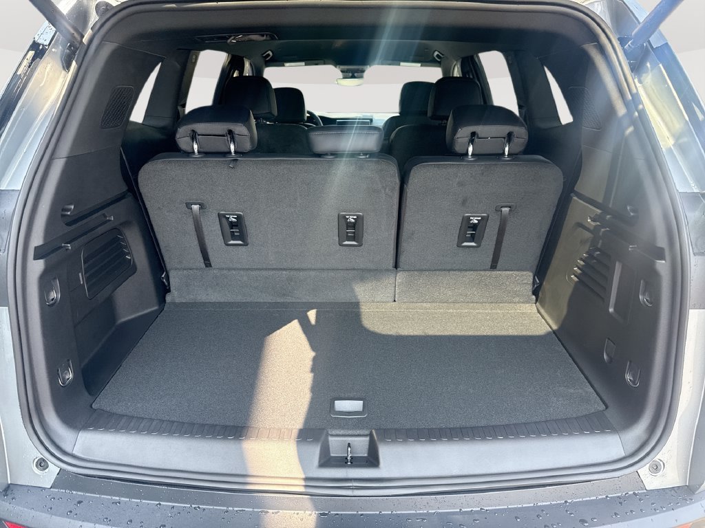 New 2027 Sterling Metallic GMC Elevation image 26