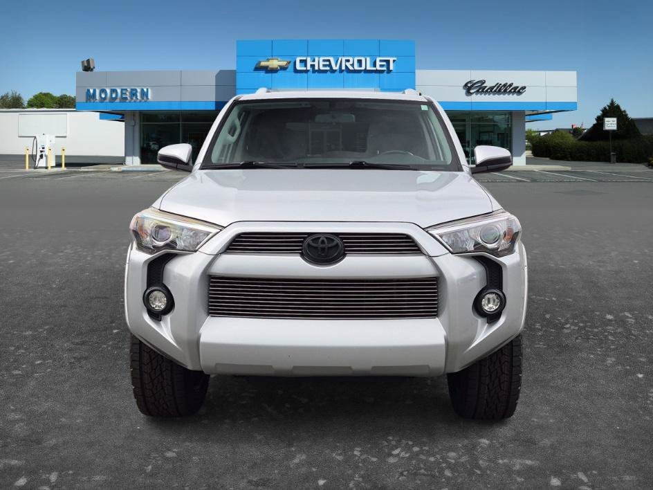 Used 2016 CLASSIC SILVER METALLIC Toyota Limited image 8