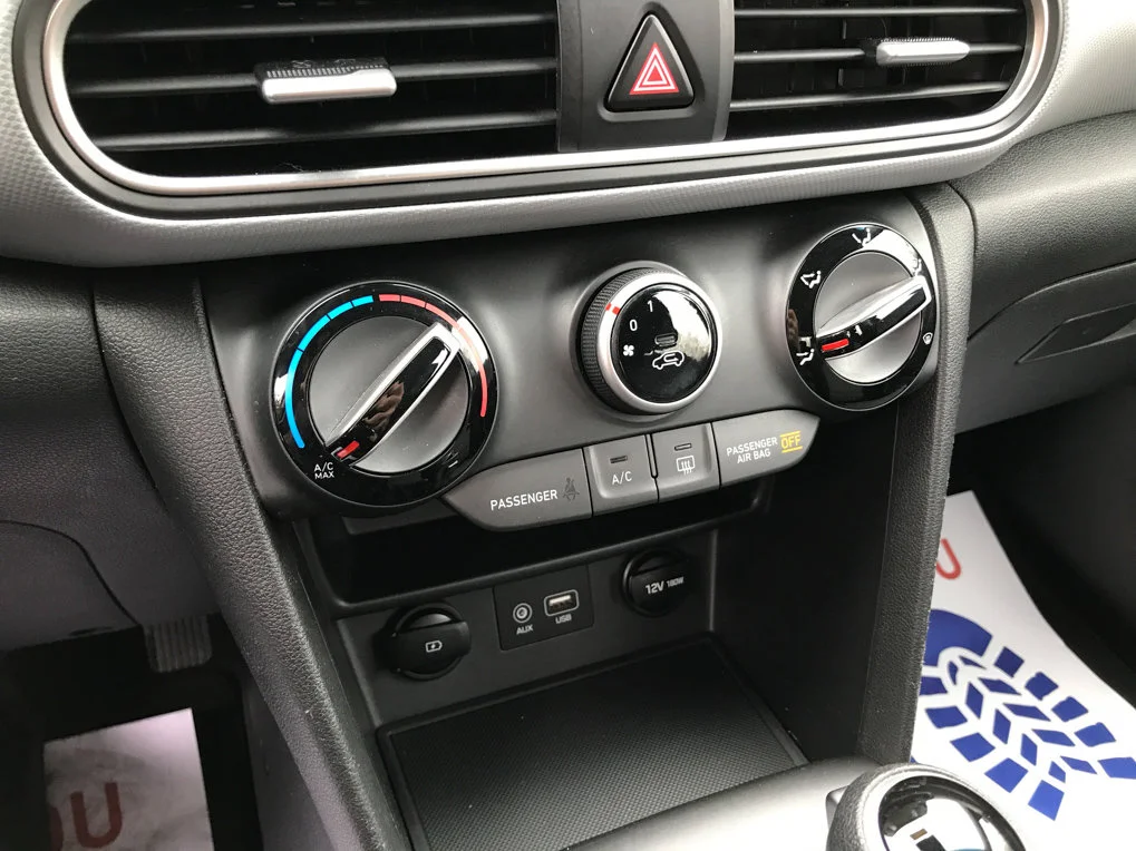 Pre-Owned 2020 Hyundai Kona SE