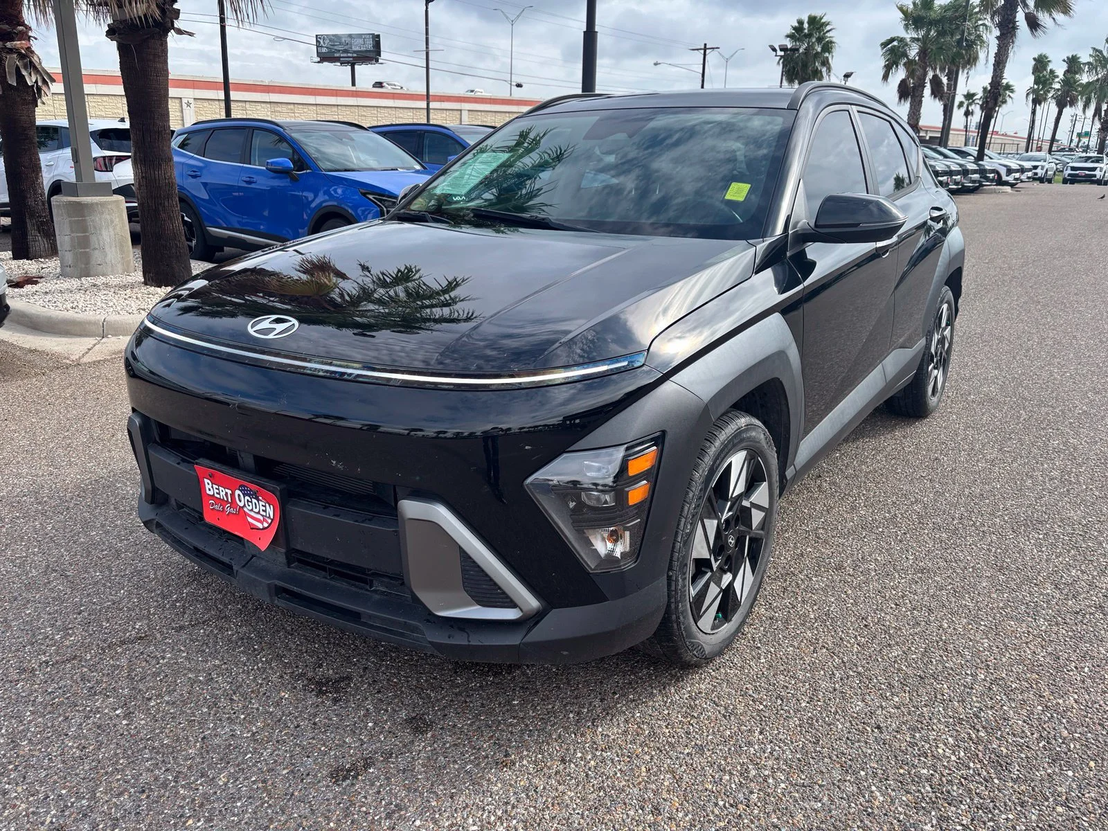 Used 2024 Black Hyundai SEL image 3