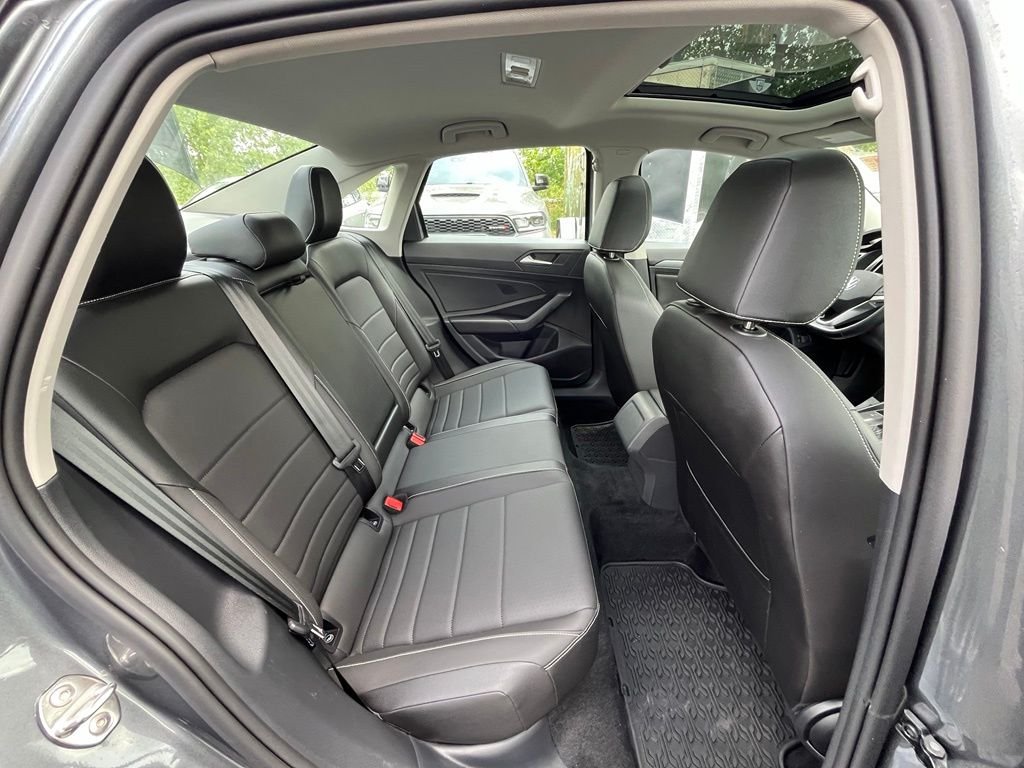 Used 2023 Gray Volkswagen 1.5T SE image 26