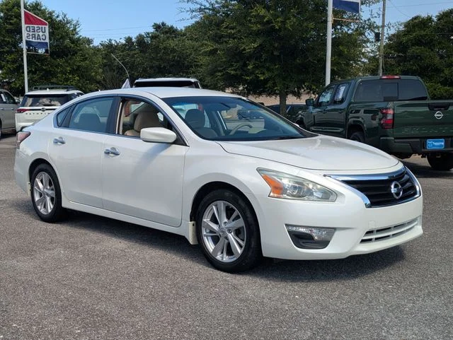 Used 2014 White Nissan 2.5 SV image 7