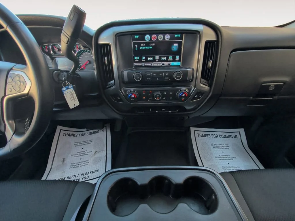Used 2017 DEEP OCEAN BLUE METALLIC Chevrolet LT image 8