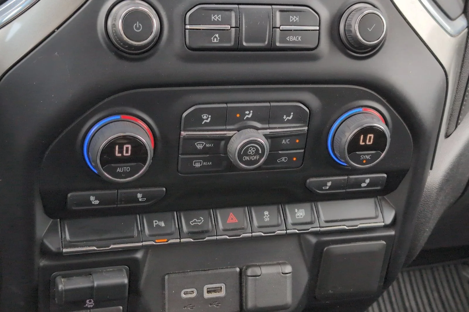 Used 2021 SUMMIT WHITE Chevrolet LT image 20