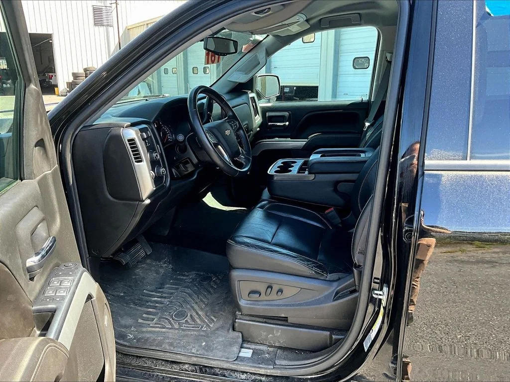 Used 2017 Black Chevrolet LT image 8
