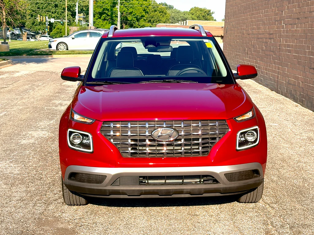 Used 2025 Ultimate Red Hyundai Limited image 8