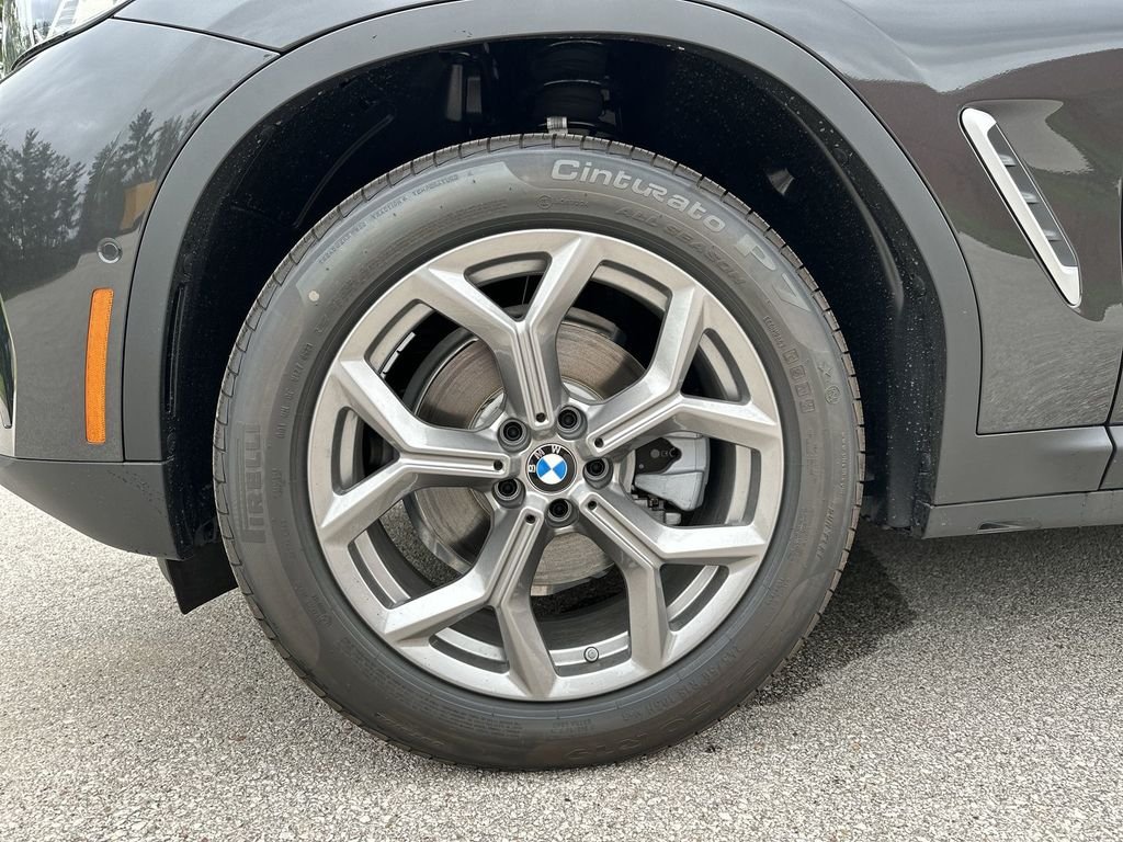 Used 2024 Gray BMW xDrive30i image 33