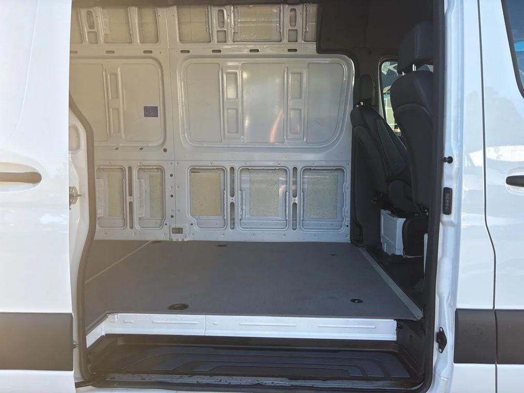 Used 2025 Arctic White Mercedes-Benz Cargo 170 WB image 18