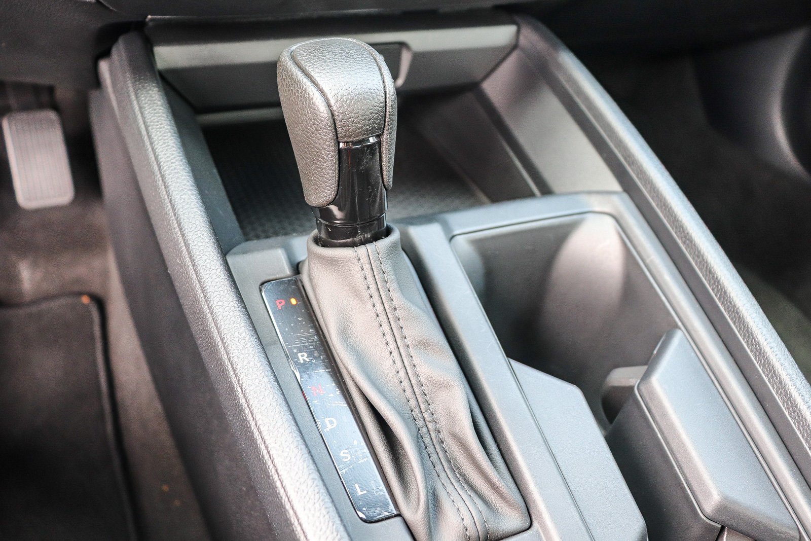 Certified Used 2025 Meteorite Gray Metallic Honda LX image 26